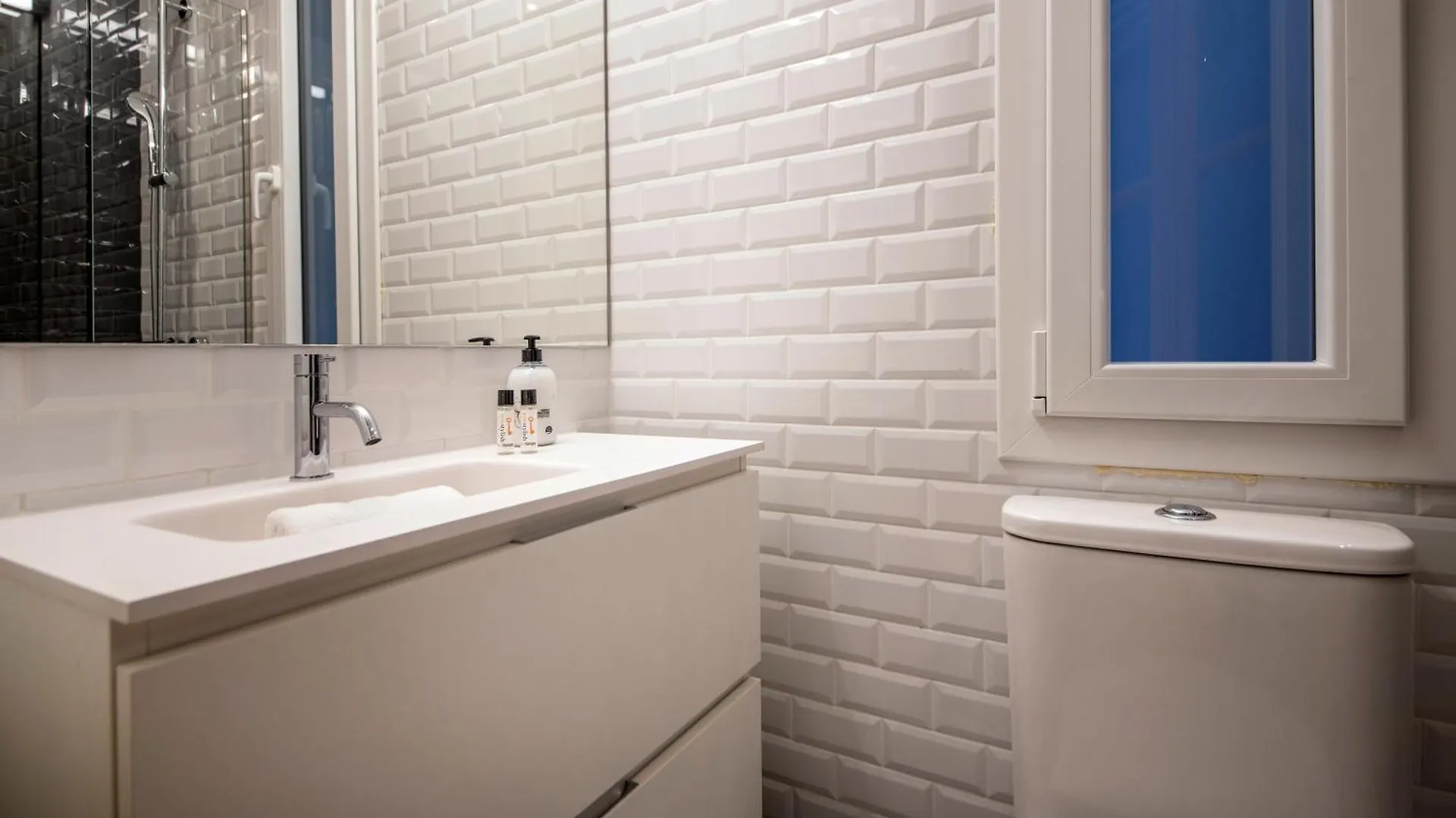 Apartamento De Cuatro Dormitorios En Carrer Diputacio Barcelona Apartment